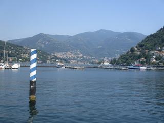 Le lac de Côme (à Como, au sud).