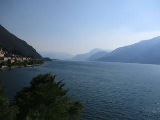 Le lac de Côme (rive est).
