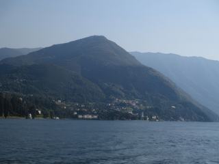 Le lac vu du car-ferry entre Varenna et Bellagio.