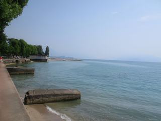 Premier aperçu du lac de Garde à Desenzano del Garda.