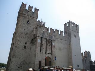 Sirmione: le chateau.