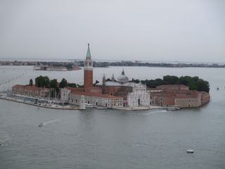 Vue du haut du campanile: l'île San Giorgio Maggiore.