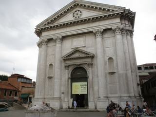 Venise: l'église San Barnaba (quartier San Polo).