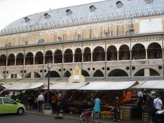 Padoue: Piazza delle Erbe.