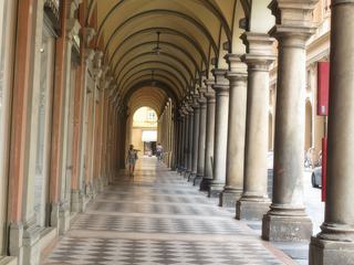 Arcades à Bologne.