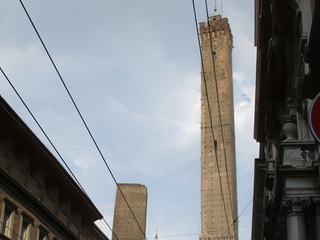 Bologne: les deux tours (due torri).