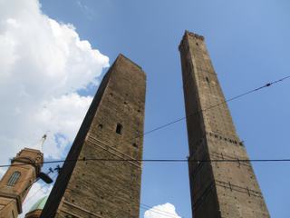 Bologne: les deux tours (due torri).