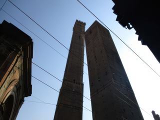 Bologne: les deux tours (due torri).