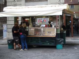 Florence: un petit stand de sandwichs au lampredotto.
