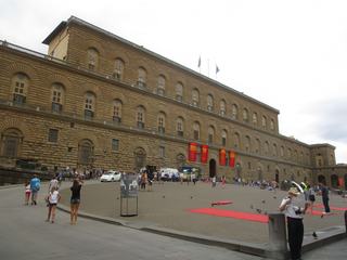 Florence: le Palazzo Pitti (juste face à l'appart', faut-il le souligner).