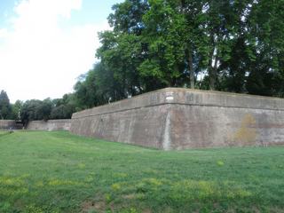 Lucca: les fortifications.