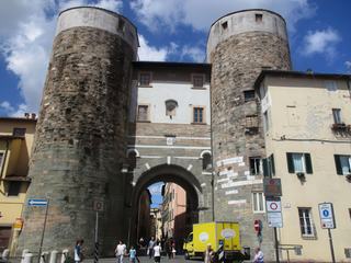 Lucca: entrée dans la vieille ville.