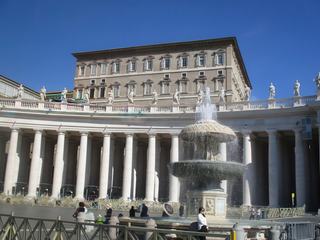 Rome: Vatican - Place Saint-Pierre.