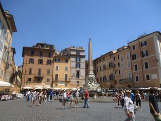 Rome: Piazza della Rotonda.