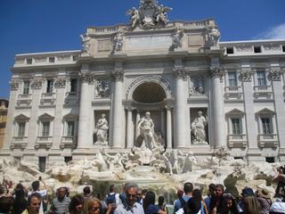 Rome: fontaine de Trevi.