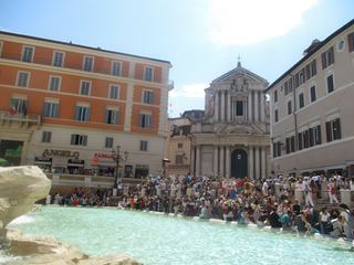 Rome: fontaine de Trevi.