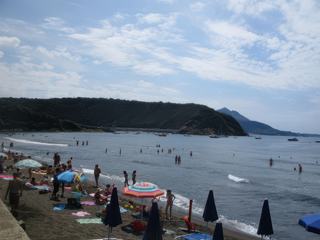L'île de Procida: marine de Chiaiolella (au sud).