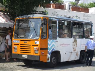 Un des bus ultra-spacieux de l'île!!