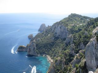 L'île de Capri: vue depuis le Monte Tiberio.