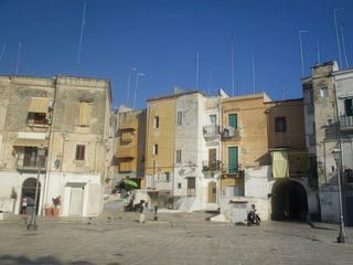 Bari.