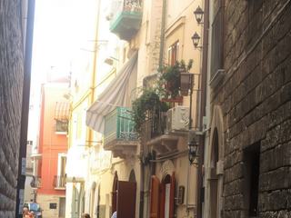 Bari.