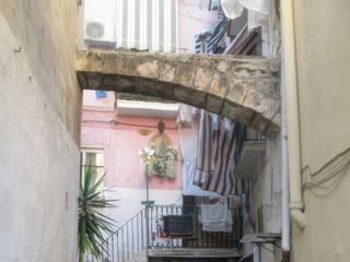 Bari.