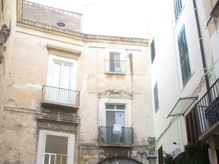 Bari (* et le petit bar où j'ai bu ma Peroni!).