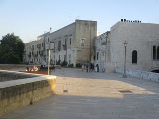Bari.