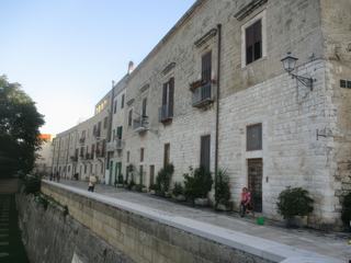 Bari.
