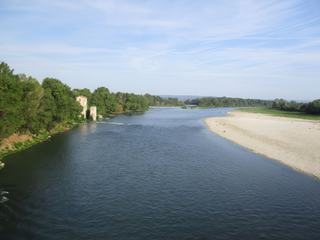 Pont-Saint-Esprit: le Rhône.
