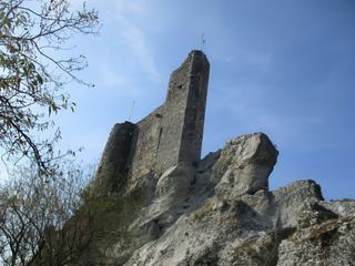 Aiguèze: le chateau.