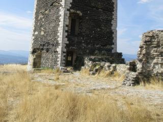 Mirabel: vestiges du chateau.