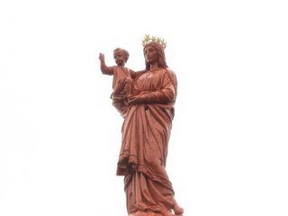 Le Puy-en-Velay: statue Notre-dame-de-France.