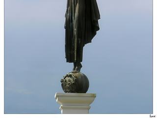 Statue élevée à la mémoire du père fondateur Santo Hermano Pedro de San José de Bethancourt (1627-1667).