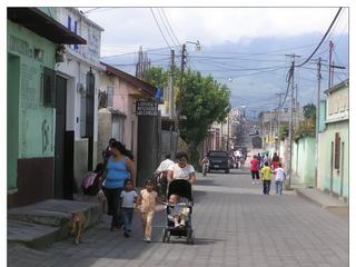 Les rues sont calmes, on se promène tranquillement.