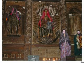 Vierge en majesté avec l'Enfant Jésus sur les genoux.