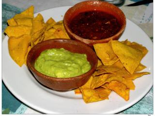 Un peu de guacamole pour adoucir la sauce au piment!