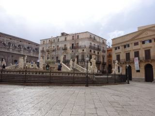 Palerme: fontaine Piazza Pretoria.