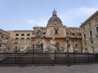 Palerme: fontaine Piazza Pretoria.