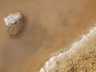 Saline de Nubia: formations de croûtes de sel.