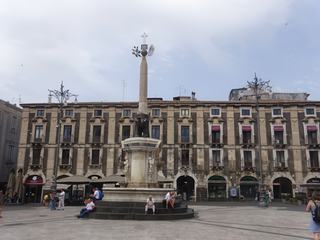 Catane: Piazza del Duomo.