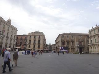 Catane: Piazza Universita.