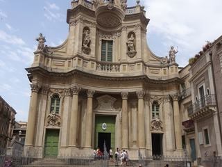 Catane: Basilica della Collegiata.