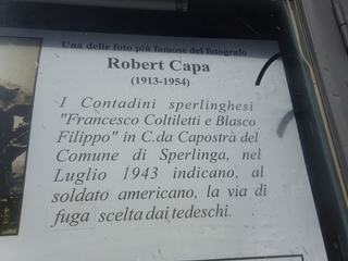Près de Sperlinga, une des photos emblématiques de Robert Capa.
