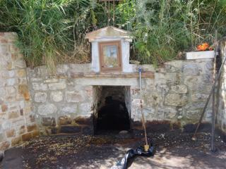 Blufi: source d'huile minérale (Santa Madona dell'Olio).