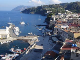 Lipari: vue sur le port.