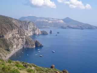 Belvédère de Quattrocchi, avec Vulcano au loin.