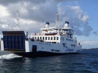Ferry de Delcomar en partance pour la Maddalena.