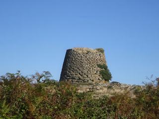 Environs de Bosa: nuraghe.