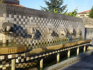 Tinnura: Fonte dello Zodiaco.